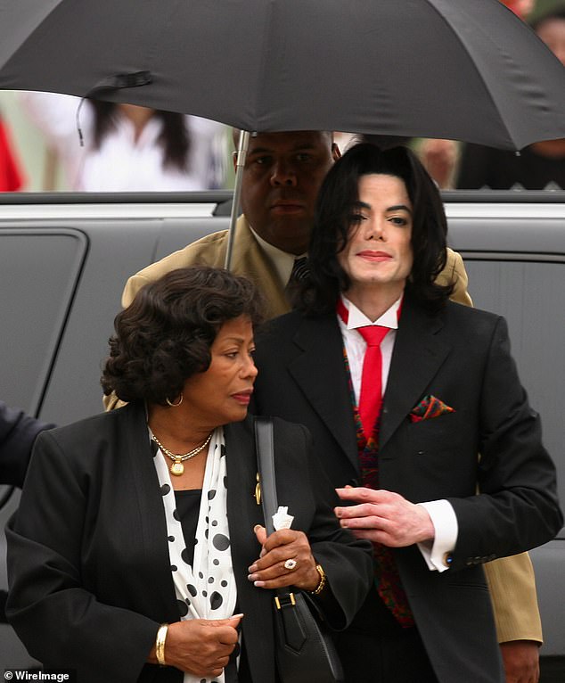 Michael Jackson’s Estate Faces $700 Million IRS Dispute, Delaying Trust Distributions to His Children and Mother