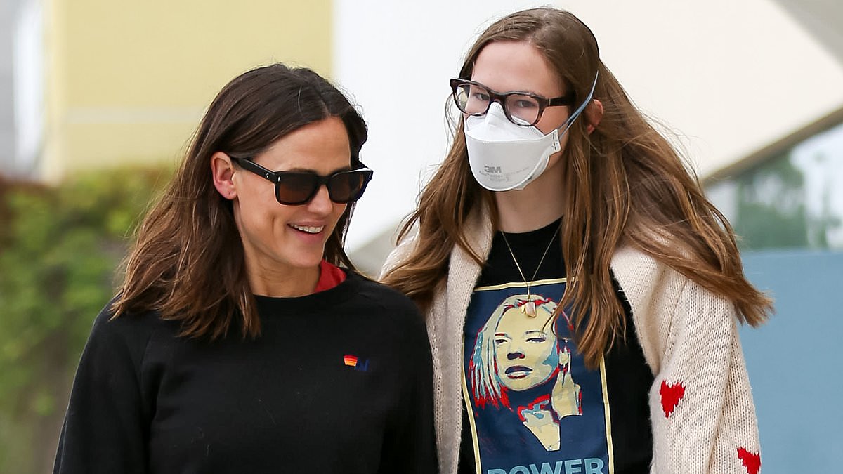 Ben Affleck and Jennifer Garner’s Daughter, Violet, Takes Stand on Mask Mandates in Los Angeles County