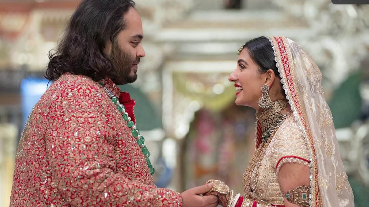 Anant Ambani Weds Radhika Merchant in £250 Million Ceremony, Graced by Global Celebrities at Mumbai’s Jio World Convention Center