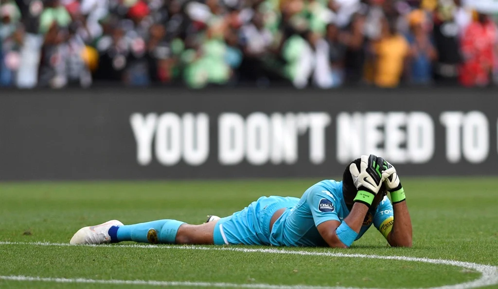 Kaizer Chiefs Goalkeeper Itumeleng Khune Faces Career Crossroads Without Playing Contract Amid Preseason Departure to Istanbul